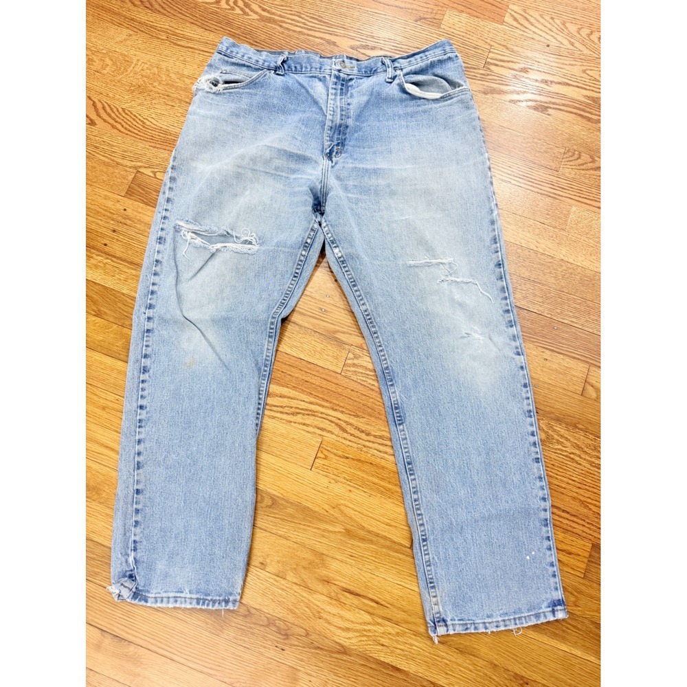 Wrangler Jeans Relaxed Fit Size 40x32 Highly Distressed 9T701VR